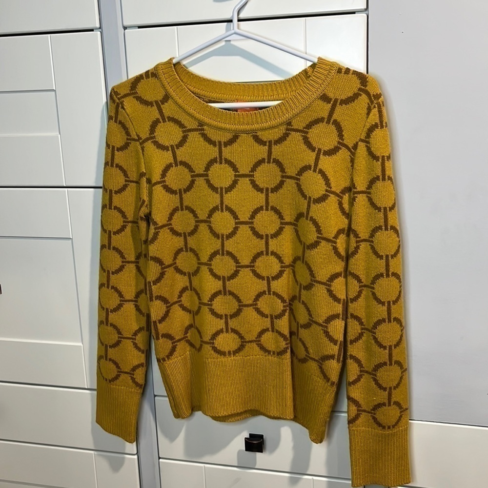 JOE. Size small. Patterns. Mustard. Brown. Sweater.